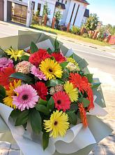 Букет цветов из:  Герберы #REPLACE_PRED# Пионерский